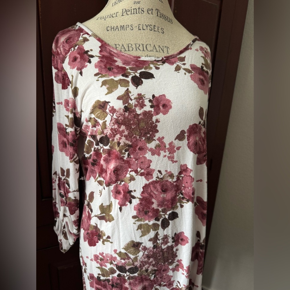 Mom & Co Large Maternity Rose Top